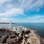 Laurdhomes Lujoso Apto Piso 28 frente al mar, 2BTH