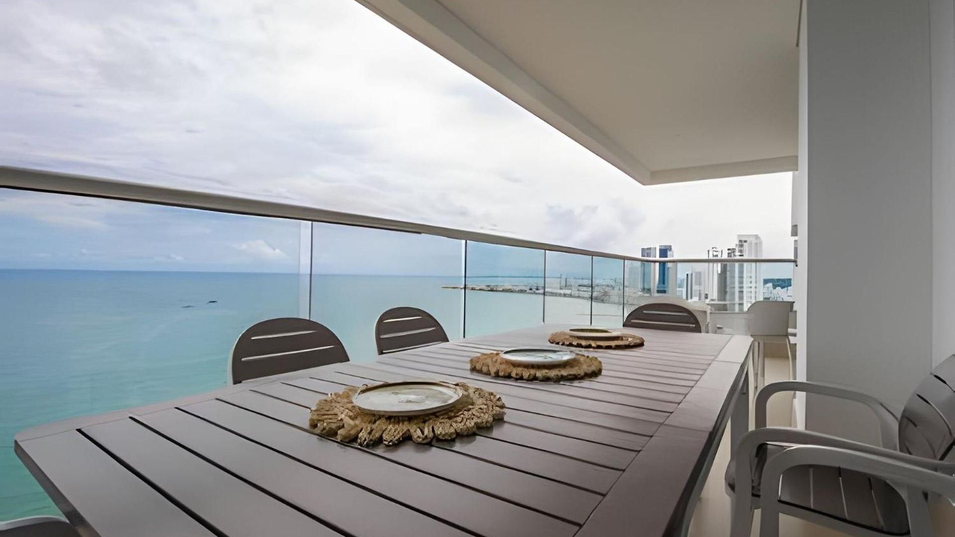 Apartment Laurdhomes Lujoso Apto Piso 28 Frente Al Mar, 2bth