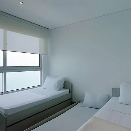 Laurdhomes Lujoso Apto Piso 28 Frente Al Mar, 2bth *